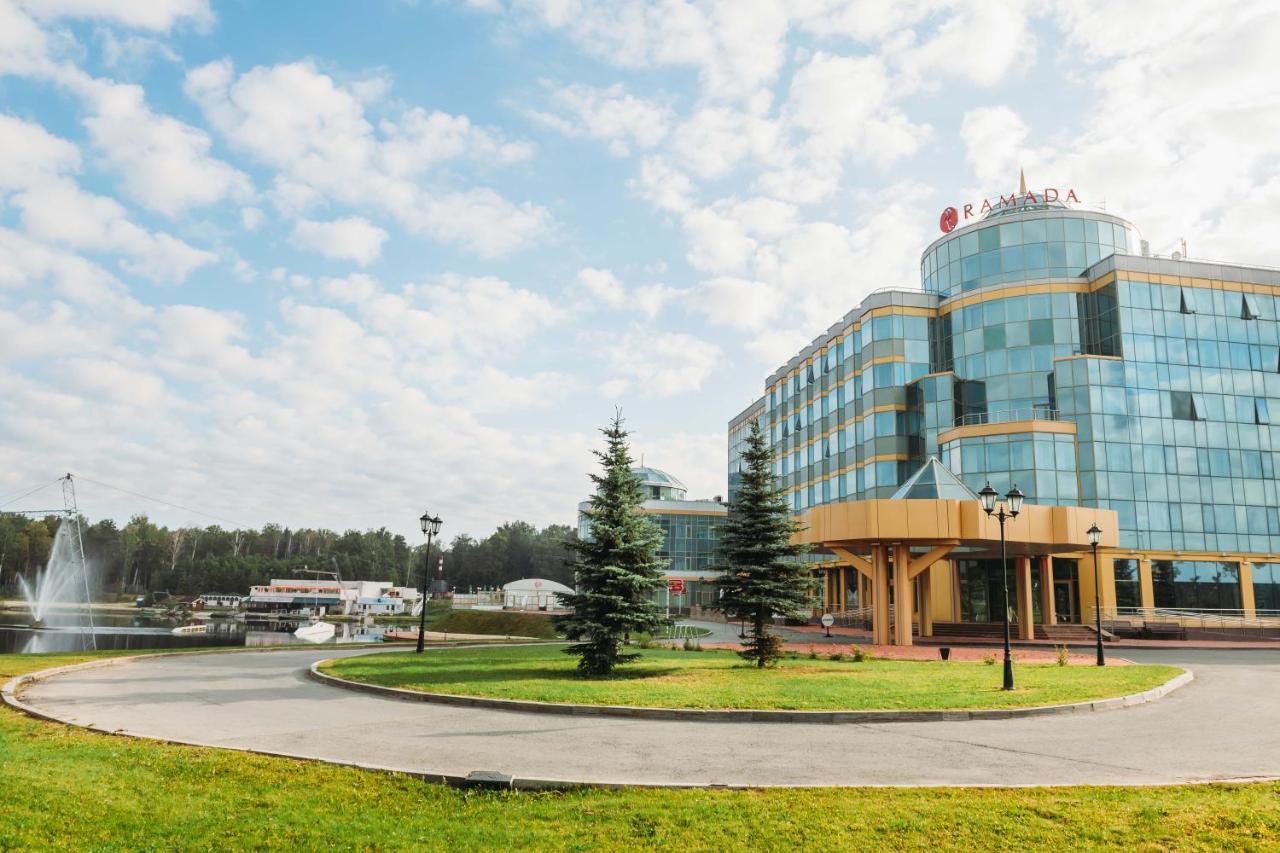 Ramada By Wyndham Yekaterinburg Hotel & Spa Exteriér fotografie